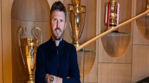 波切蒂诺视芒特为切尔西革新关键，对其未来仍感困惑。